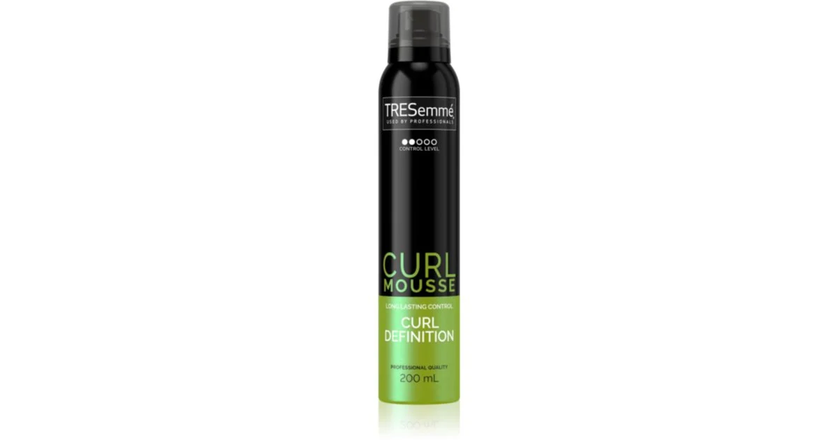TRESemmé Botanique Cactus Water & Coconut schiuma modellante per capelli ricci 200 ml